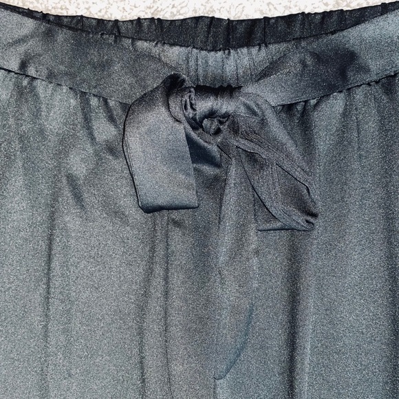 Black Flowy Pants with Slit Legs - Picture 5 of 10